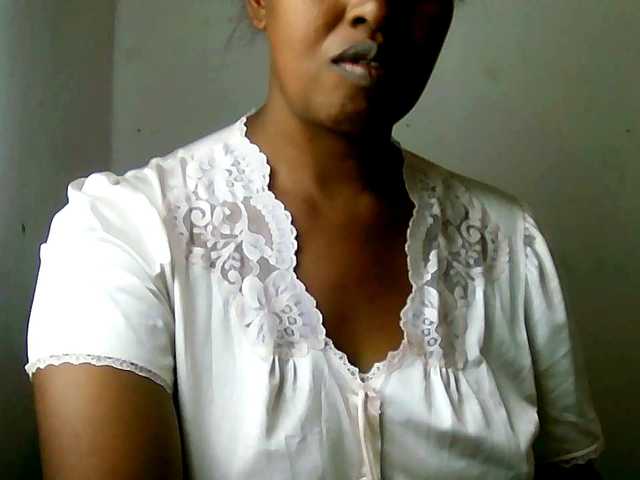 Edwiga's BongaCams show and profile