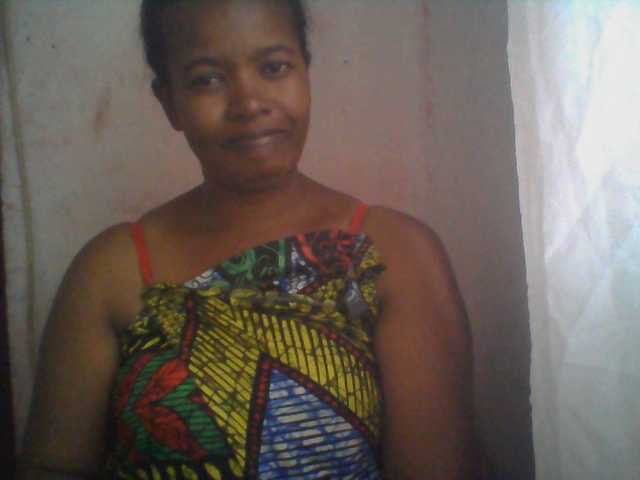 Edwiga's BongaCams show and profile