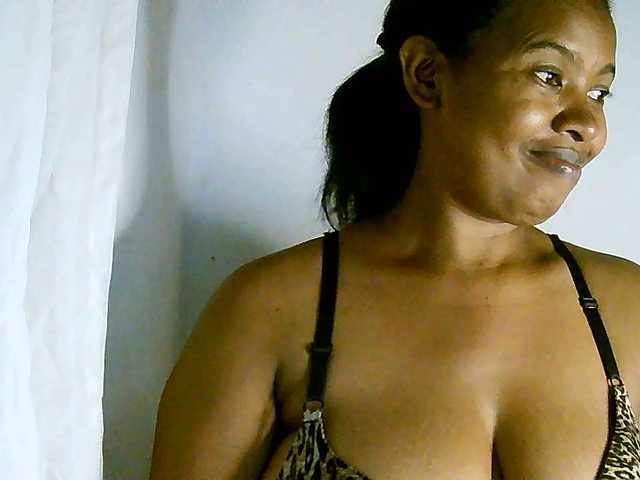 Edwiga's BongaCams show and profile