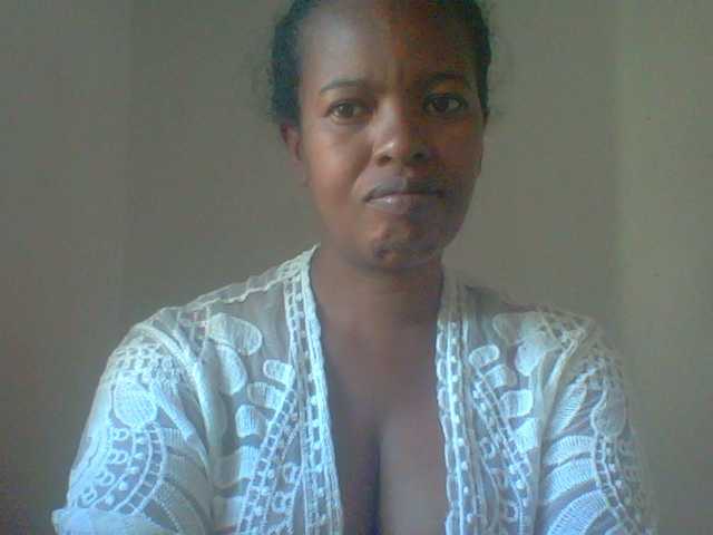 Edwiga's BongaCams show and profile