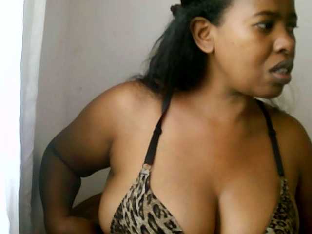 Edwiga's BongaCams show and profile