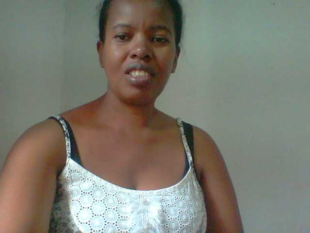 Edwiga's BongaCams show and profile