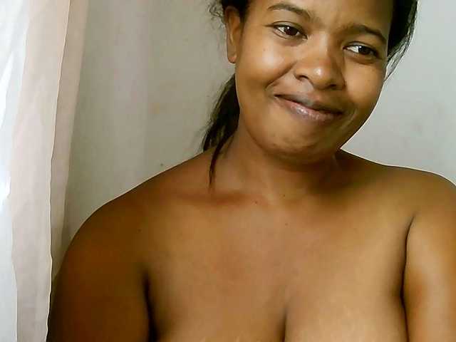 Edwiga's BongaCams show and profile