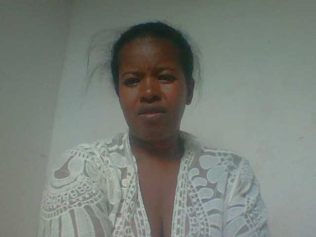 Edwiga's BongaCams show and profile