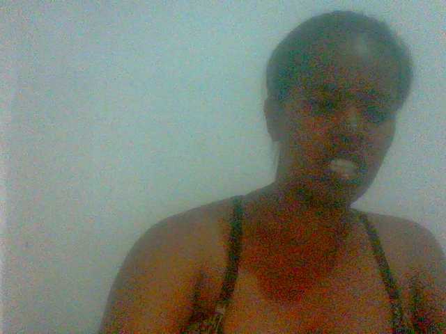 Edwiga's BongaCams show and profile