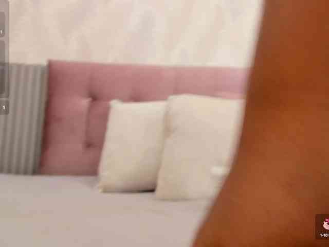 Kimiekaboom webcam