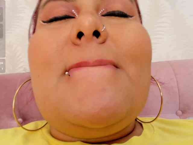 Kimiekaboom webcam