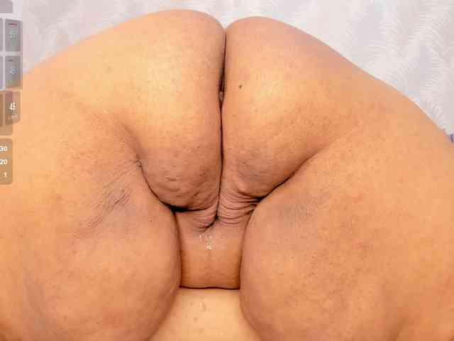 Kimiekaboom webcam