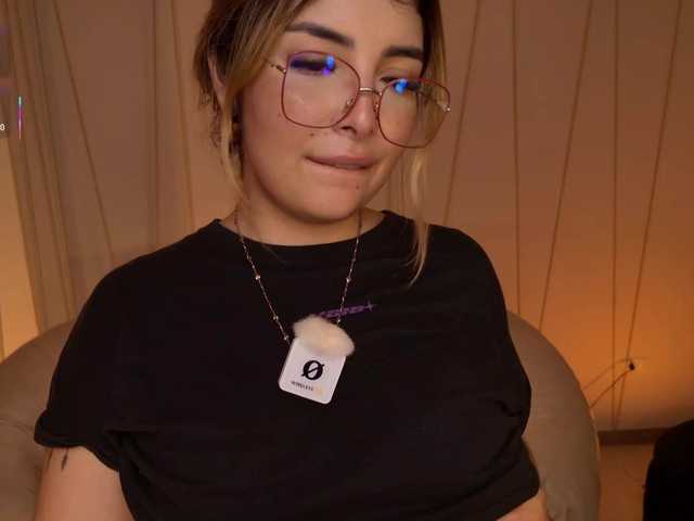  LisaMonroe chat room