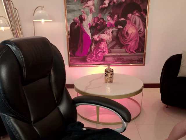 LisaMonroe's BongaCams show and profile