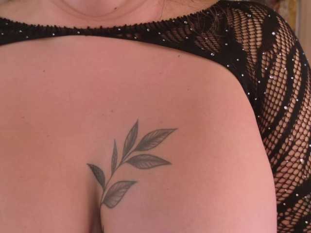 LisaMonroe's BongaCams show and profile