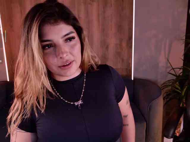 LisaMonroe webcam
