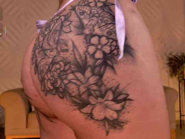 LisaMonroe webcam