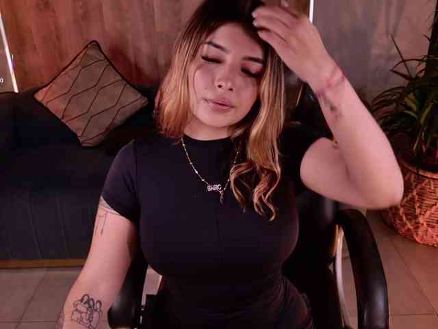 LisaMonroe webcam