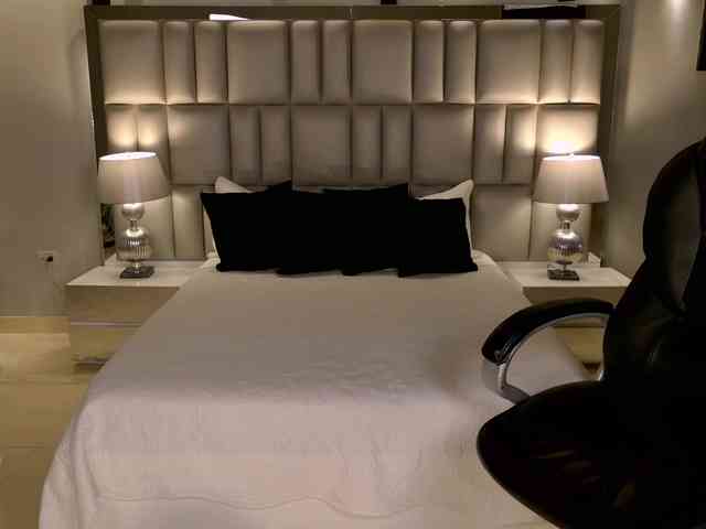 LisaMonroe LisaMonroe