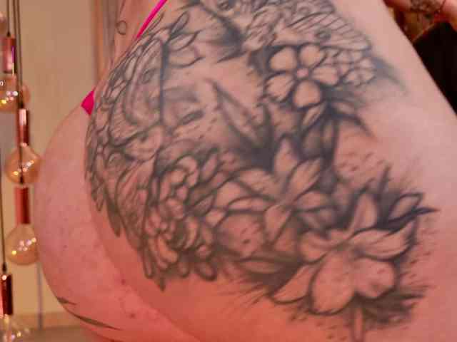 LisaMonroe webcam