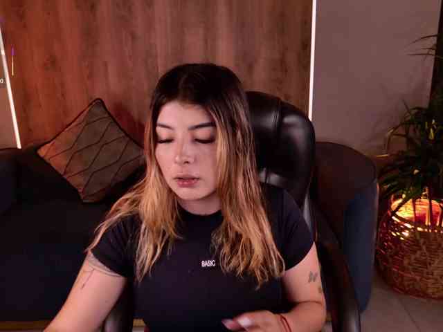 LisaMonroe webcam