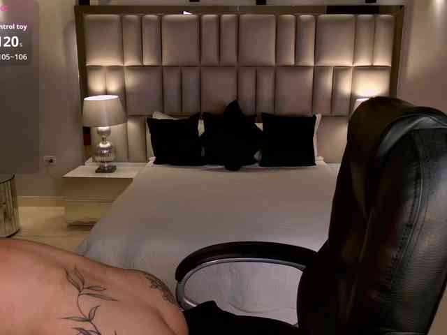 LisaMonroe LisaMonroe