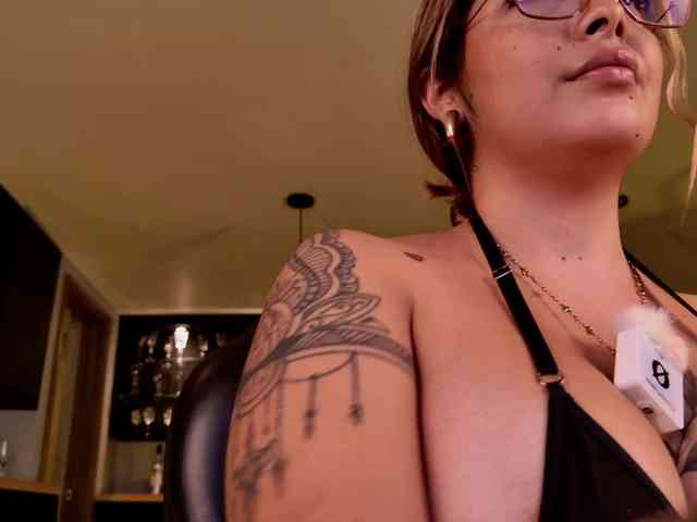 LisaMonroe webcam
