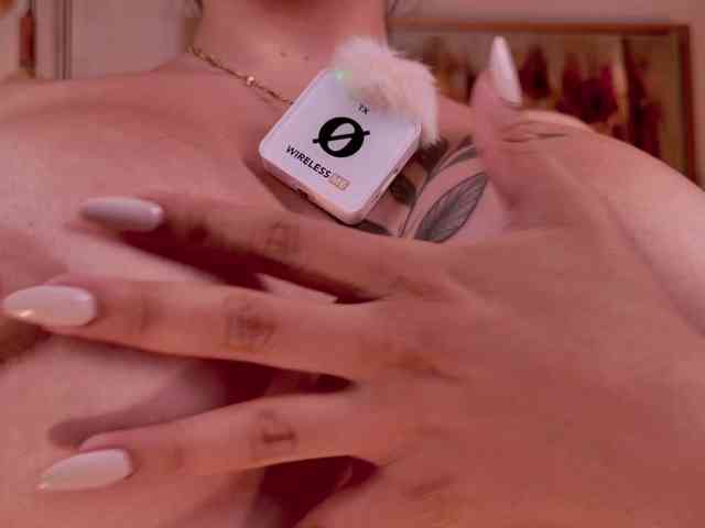 LisaMonroe webcam