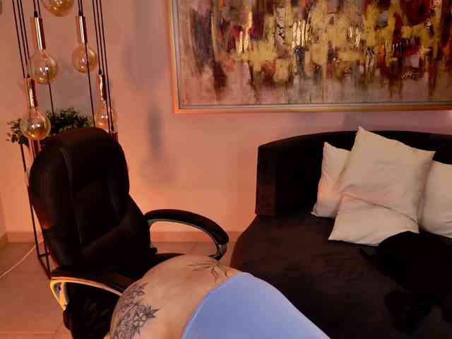 LisaMonroe webcam