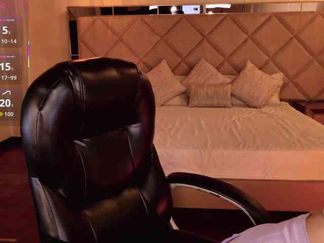 LisaMonroe LisaMonroe