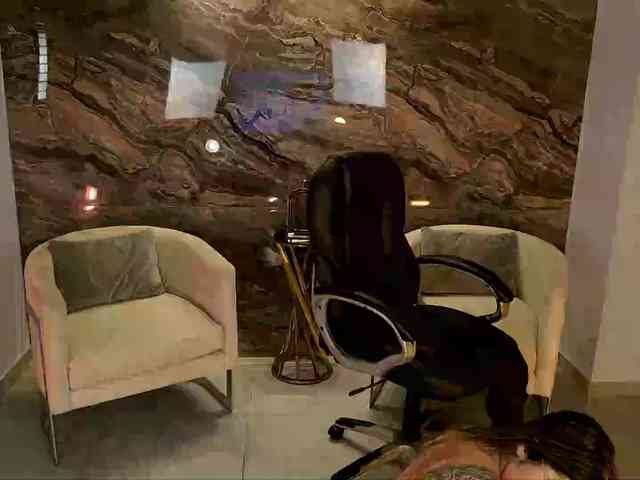 LisaMonroe LisaMonroe