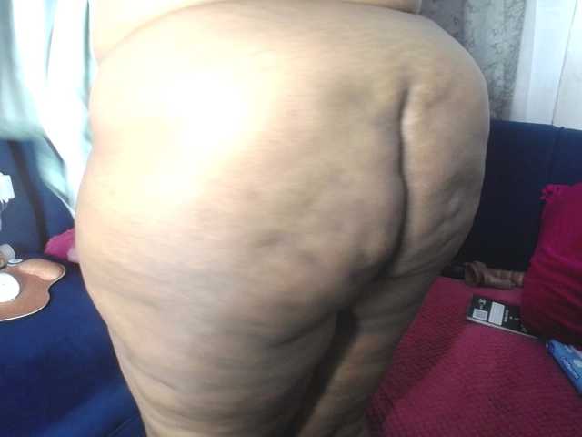 crystalbee's BongaCams show and profile