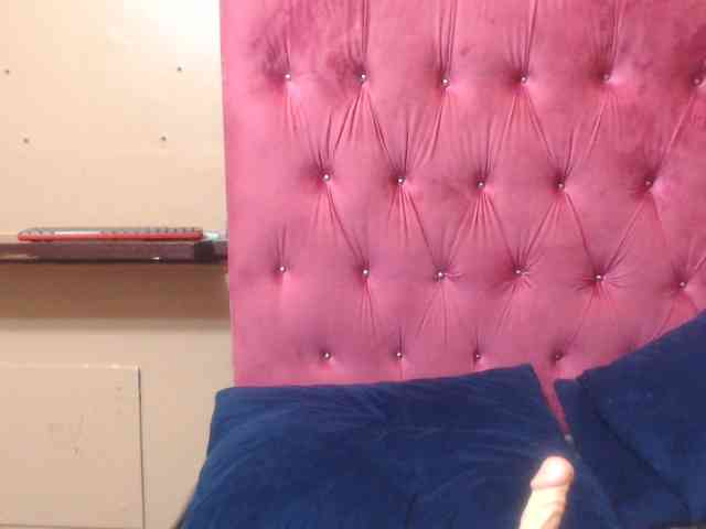 Yummy--Freak webcam