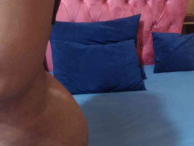 Yummy--Freak webcam
