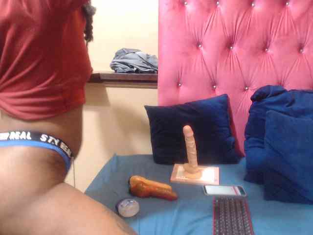 Yummy--Freak webcam
