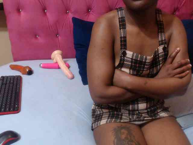 Yummy--Freak webcam
