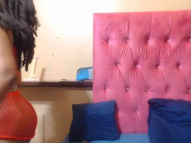 Yummy--Freak webcam