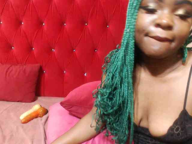 Yummy--Freak webcam