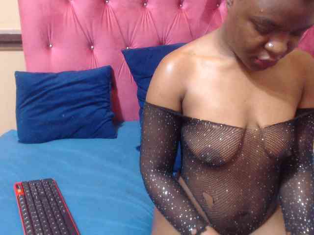 Yummy--Freak webcam