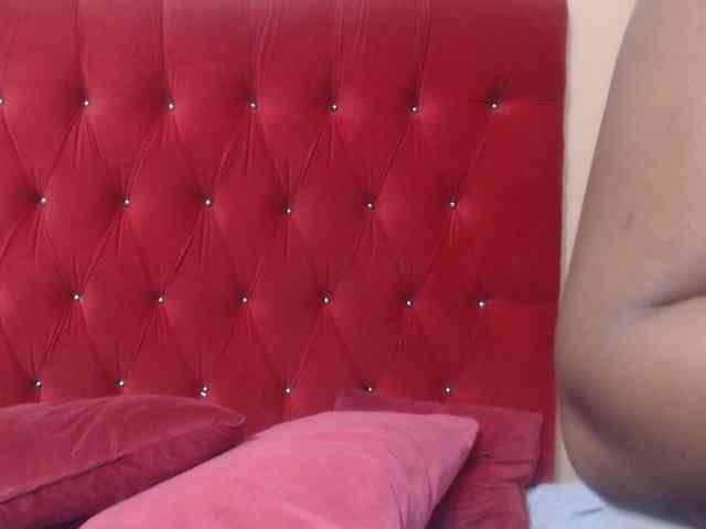 Yummy--Freak webcam