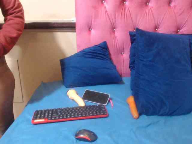 Yummy--Freak webcam