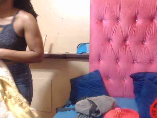 Yummy--Freak webcam
