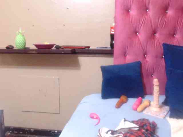 Yummy--Freak webcam
