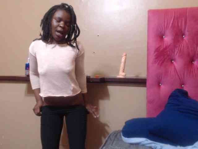 Yummy--Freak webcam