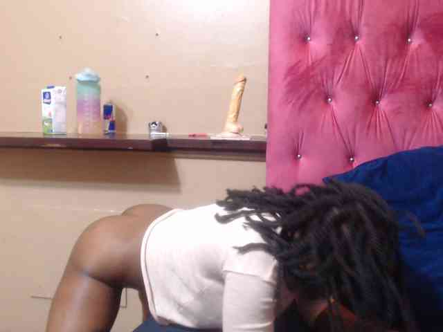 Yummy--Freak webcam