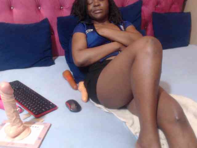 Yummy--Freak webcam
