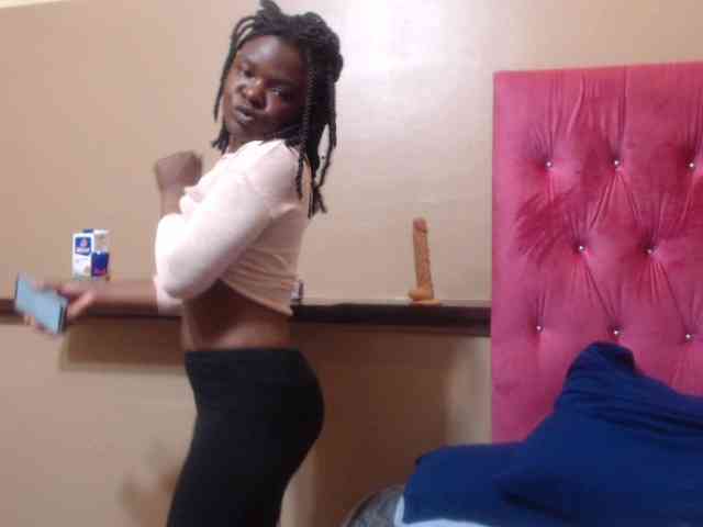 Yummy--Freak webcam