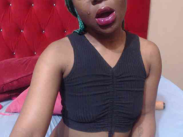 Yummy--Freak webcam