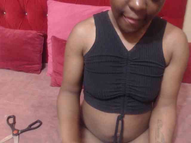 Yummy--Freak webcam