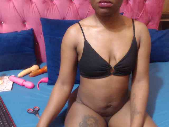 Yummy--Freak webcam