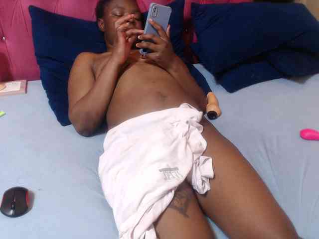 Yummy--Freak webcam