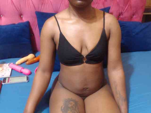 Yummy--Freak webcam