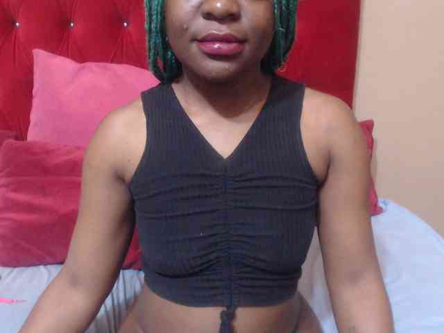 Yummy--Freak webcam