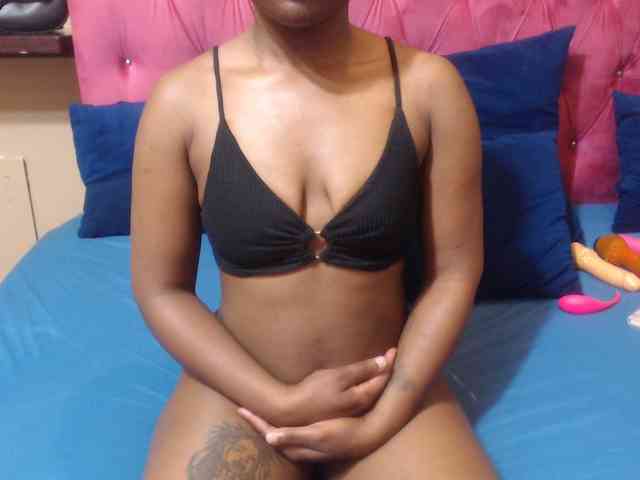 Yummy--Freak webcam
